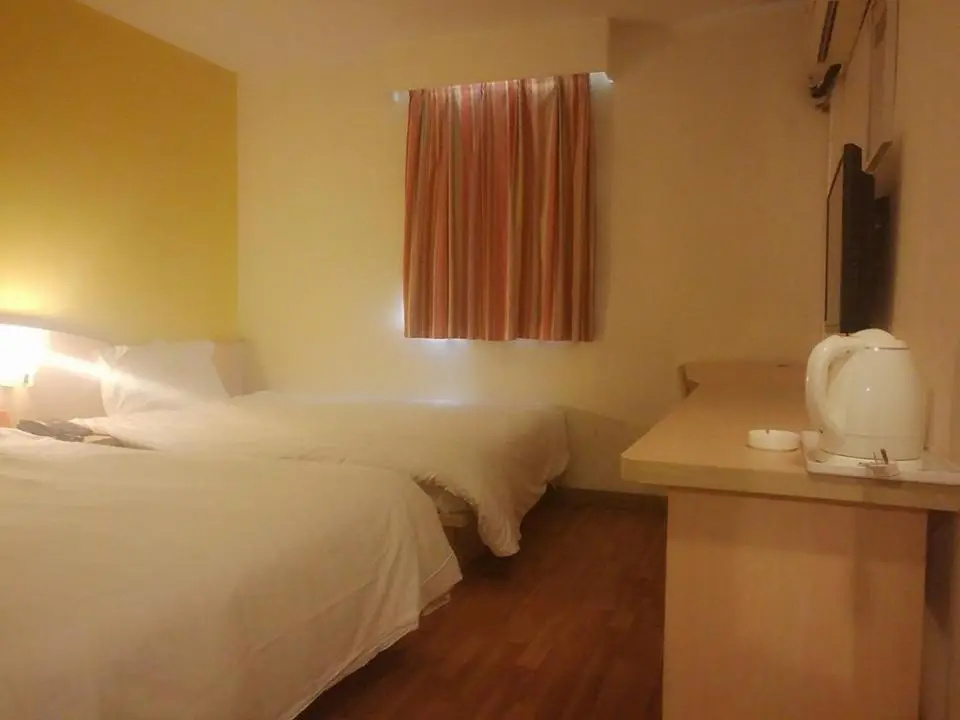 Business Double room (twin beds)