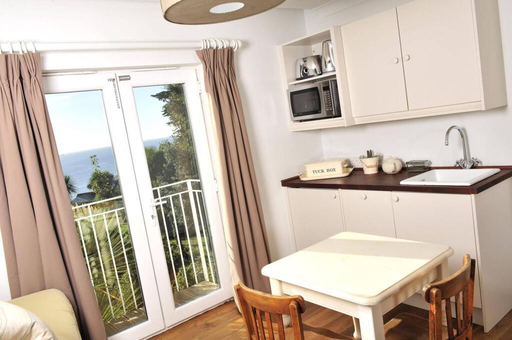 The Rosevine by null