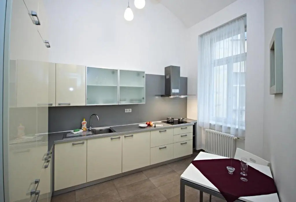 2 Bedrooms Apartment