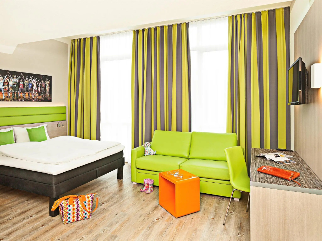 Double room (full double bed)