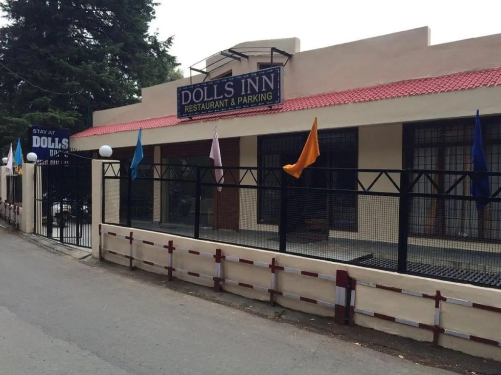 Hotel Dolls Inn