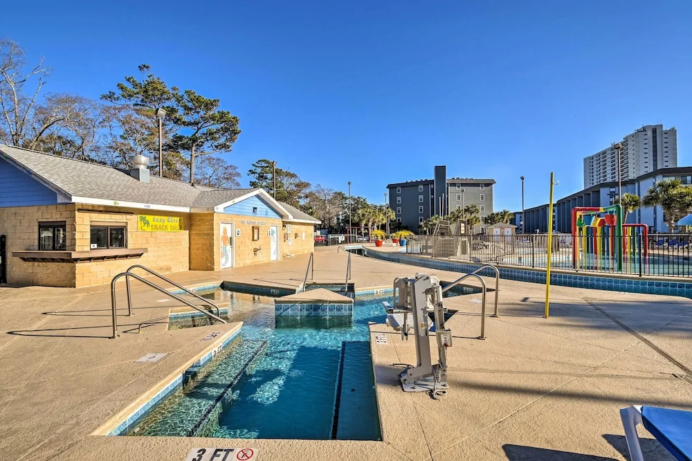 Oceanfront Condo w/ Balcony in Myrtle Beach!