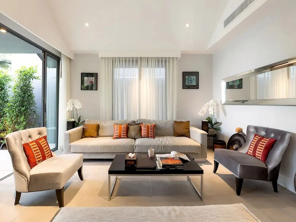 4 Bedrooms Villa