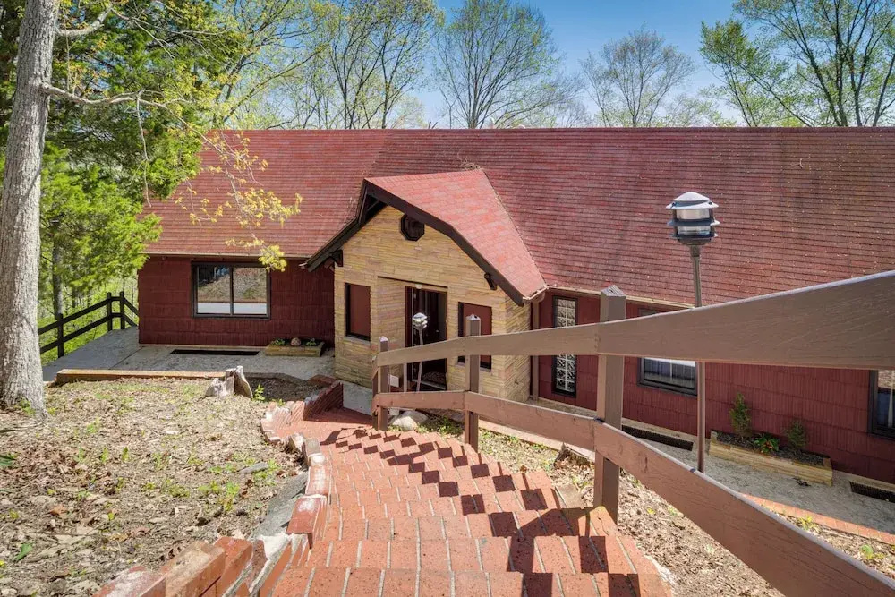 'ledge Lodge' Burkesville Getaway: Pool & Views!