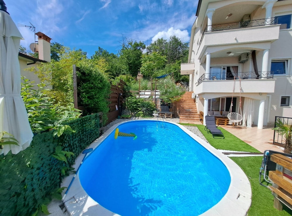 Beautiful Unique Family Villa Emily