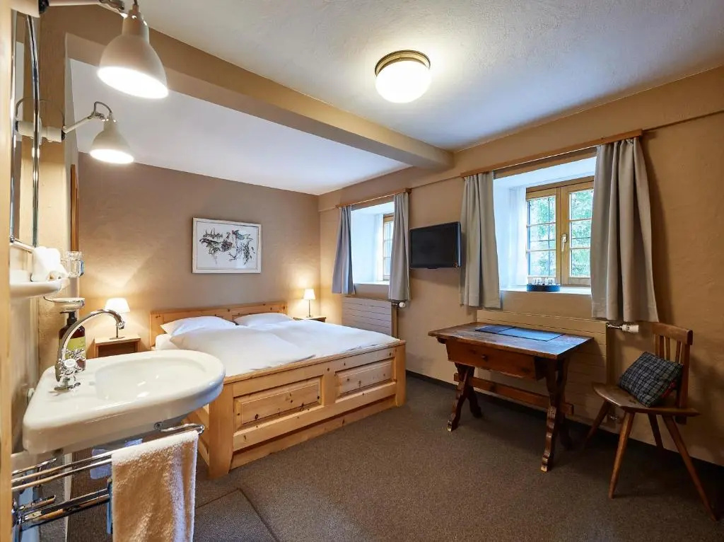 Economy room