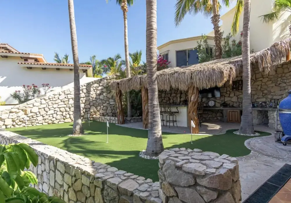 Casa Tranquila Only Steps to The Ocean 5-bedrooms Sleeps 9