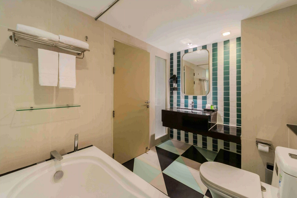 Standard Double room, bed type is subject to availability, full double bed room photo 1