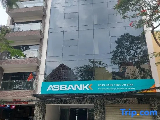 Phong Lan Building and Apartments