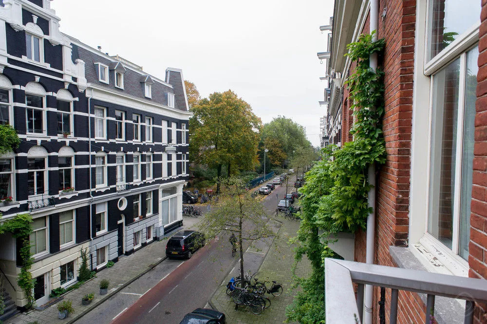 Oud-West Area Apartments