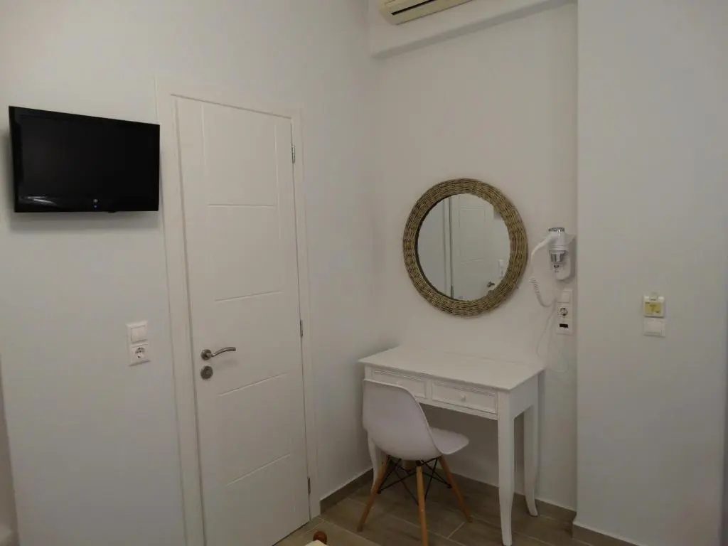 Studio with garden view