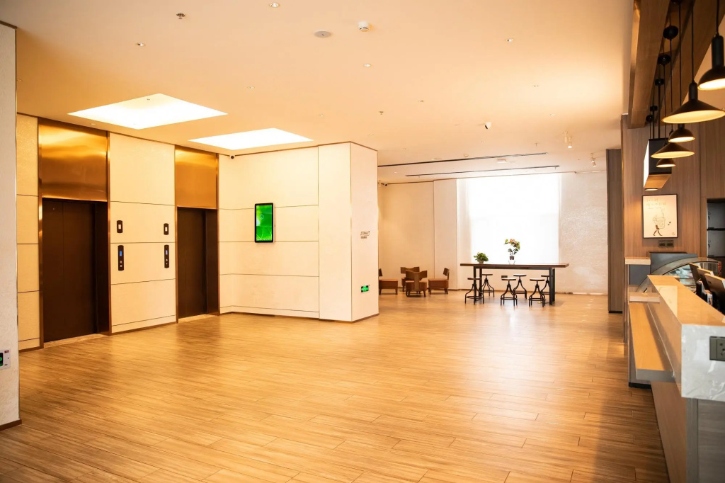 Lobby & Reception