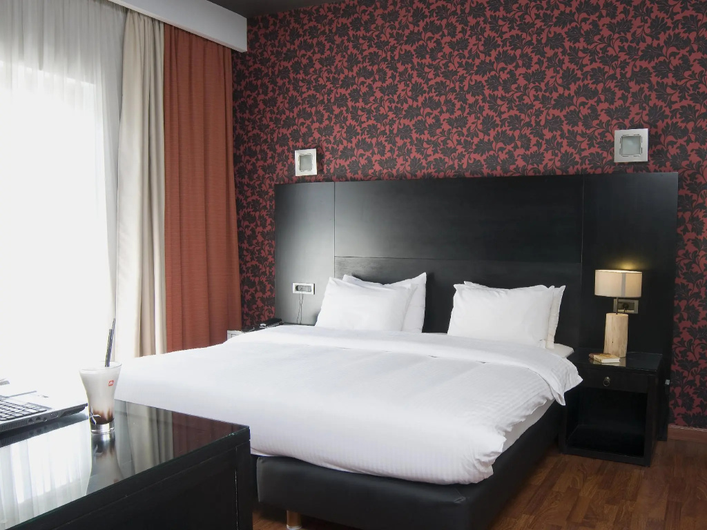 Double room (full double bed)