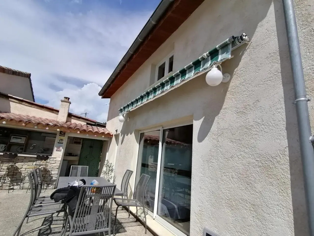 Duplex avec piscine et extérieur