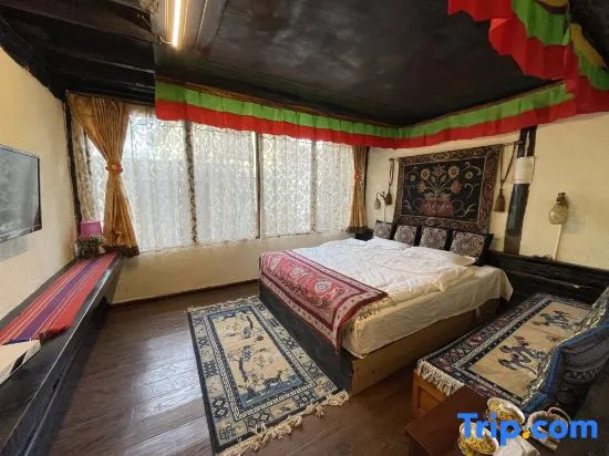 Standard Double room with courtyard view (full double bed)