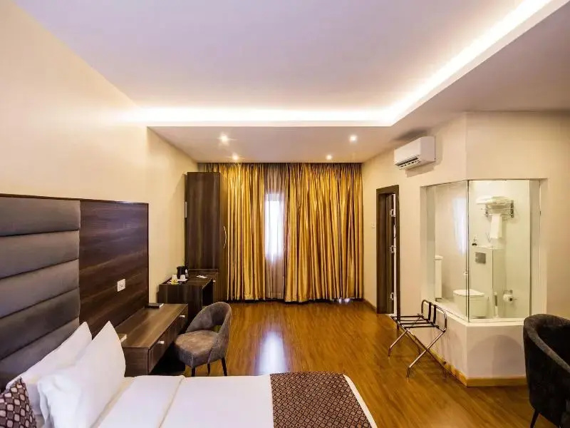 Grand Double room with view (full double bed)