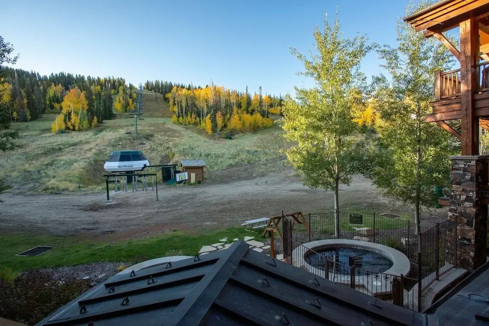 Grand Lodge - Five Bedroom #402 - Ski-in/ski-out 5 Condo
