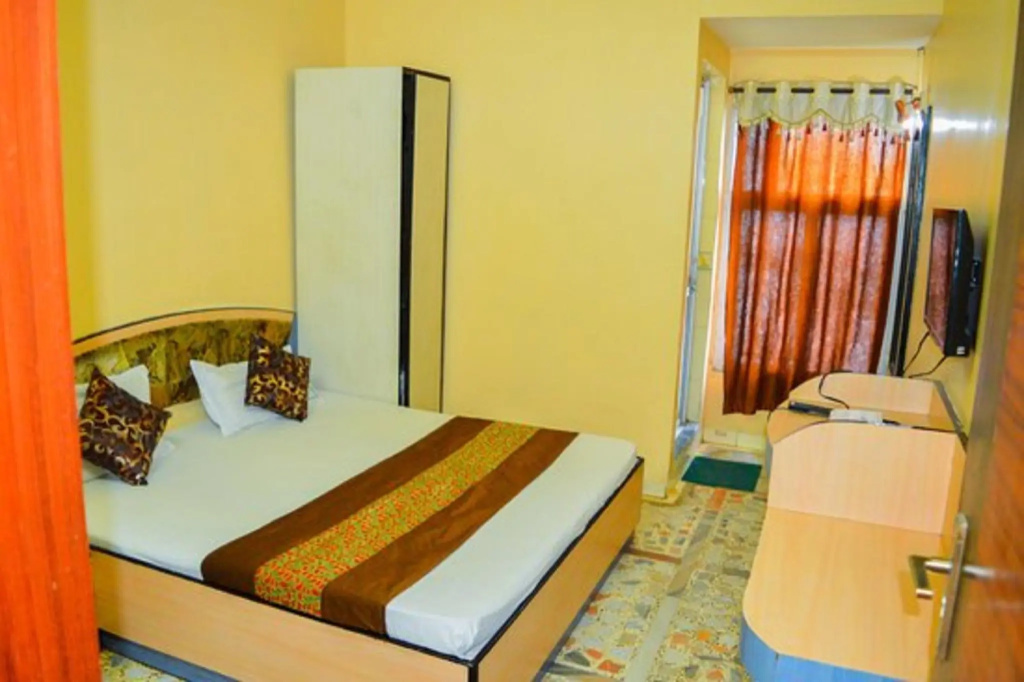 Economy room