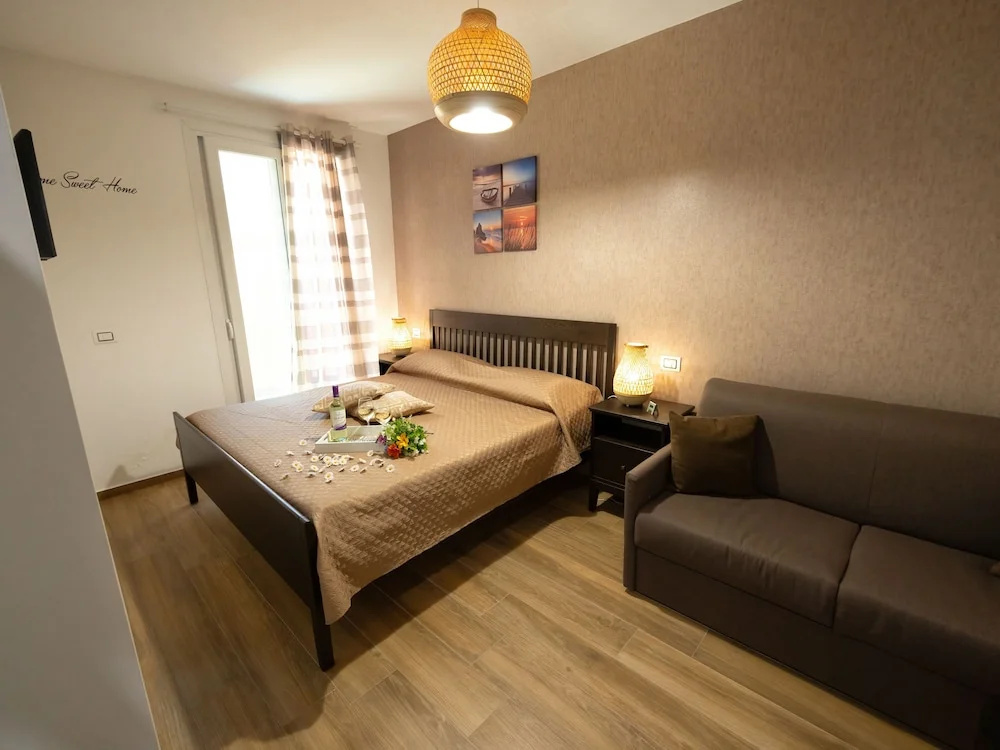 Superior Double room (full double bed)
