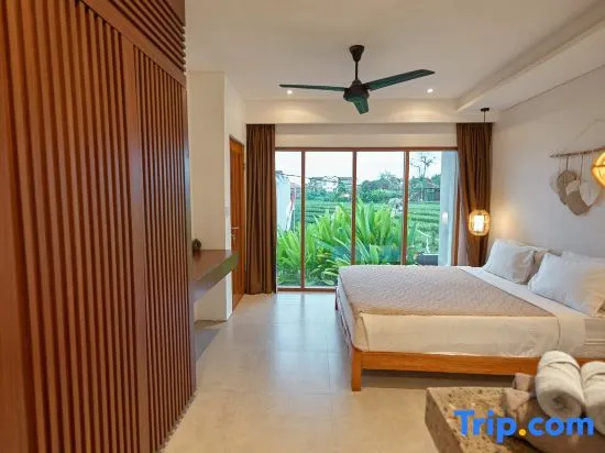 Octo Tropical Bliss Villa - 2BR Private Pool, Berawa Canggu