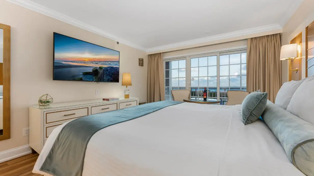 Standard Double room with pool view (full double bed)