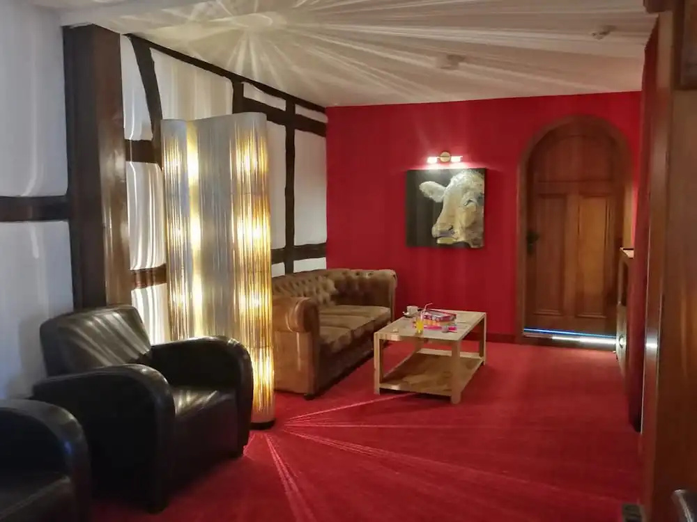Lobby & Reception