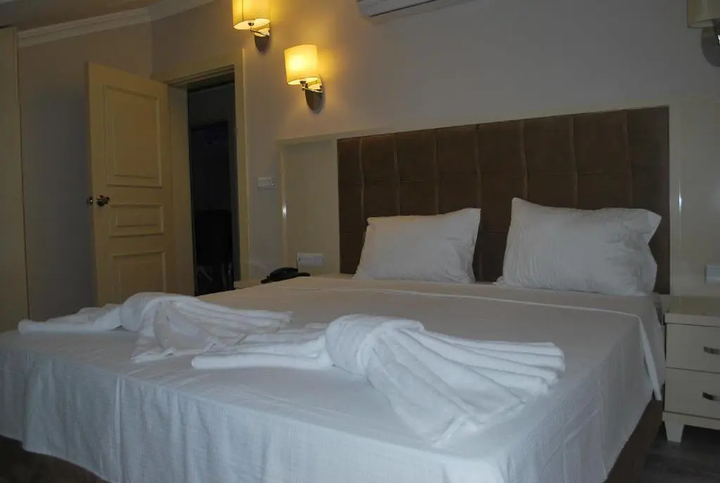 Deluxe Double room with balcony (full double bed)