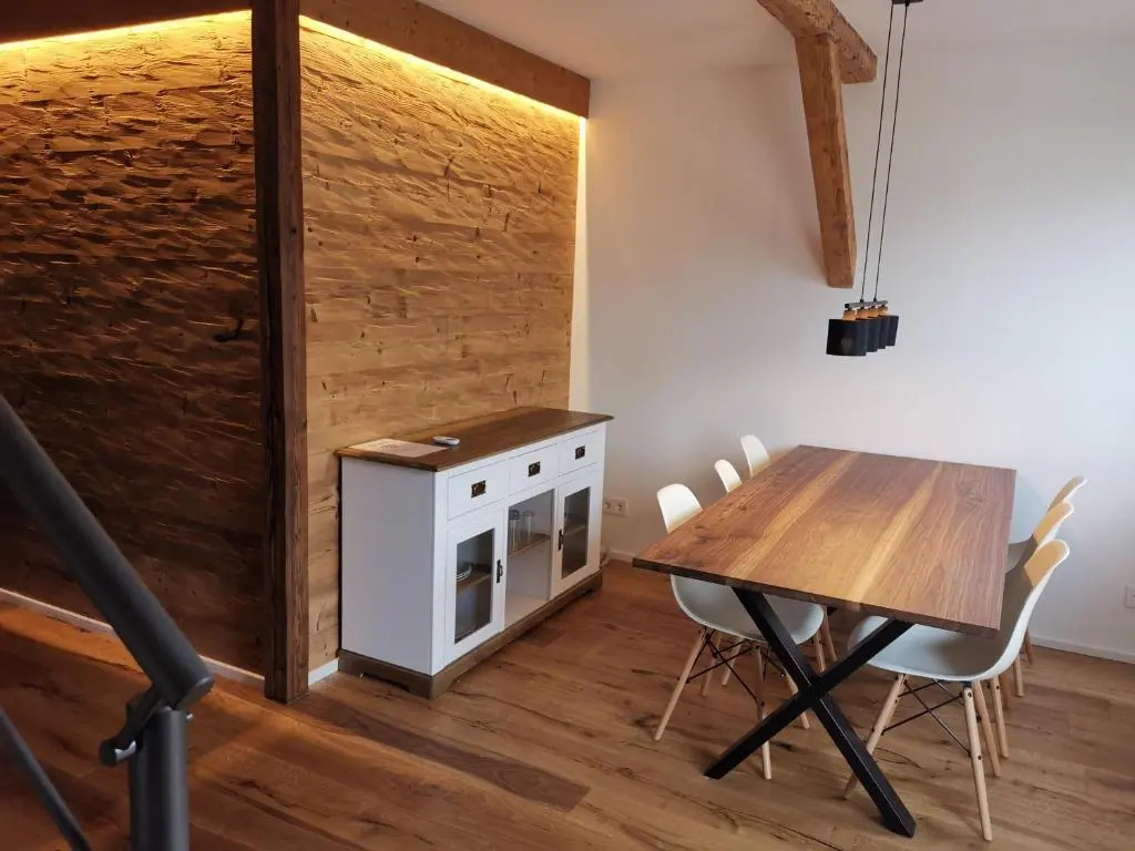 3 Bedrooms Apartment