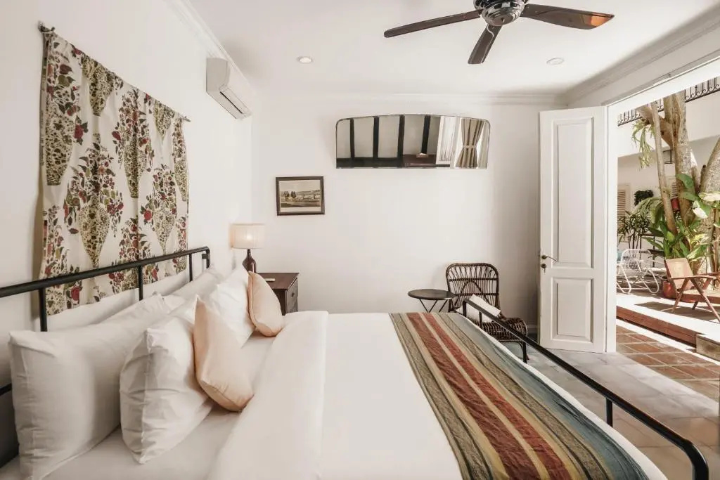 Standard Double room (full double bed)