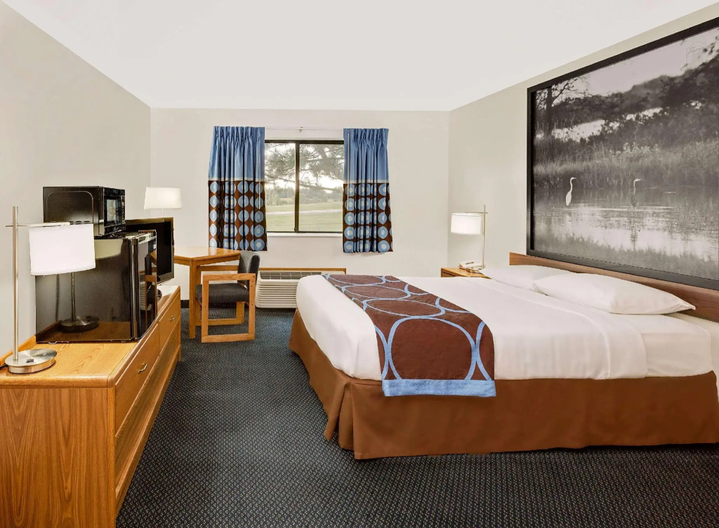 Standard Double room (full double bed)