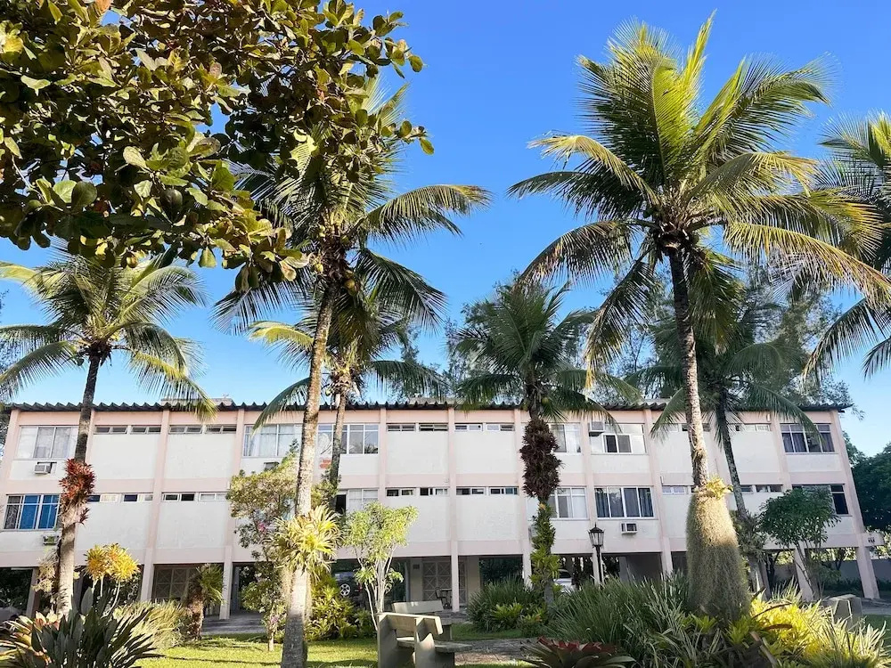 Local 102 Apartment