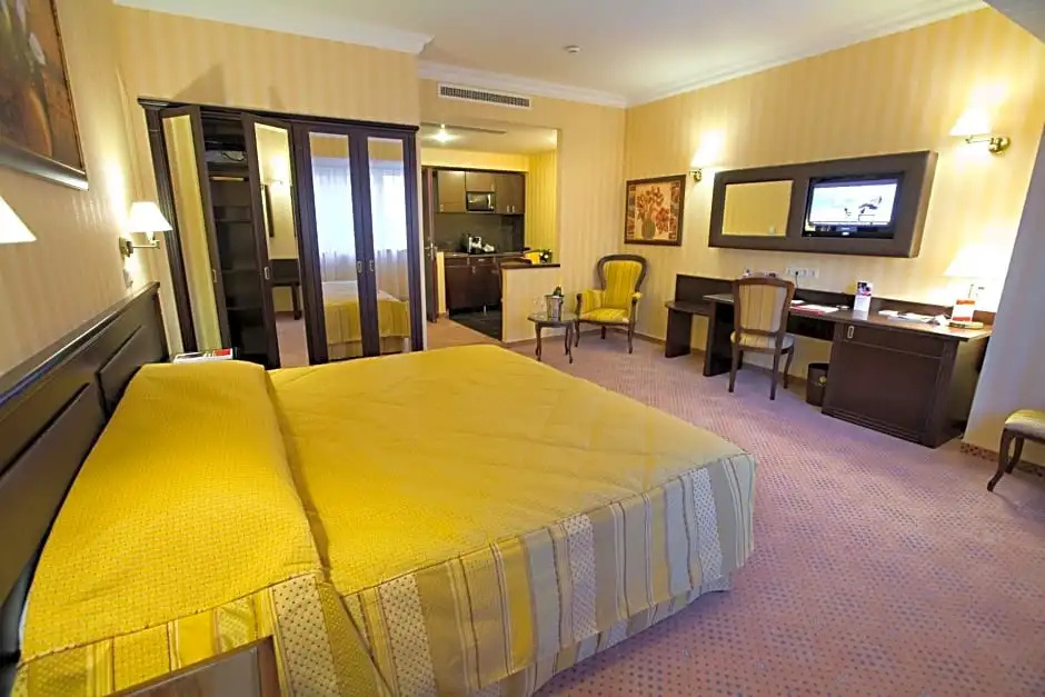 Double Studio (full double bed)