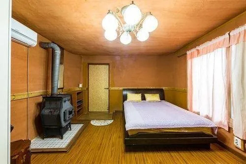 Pocheon Sanwoolteo Pet Friendly Pension