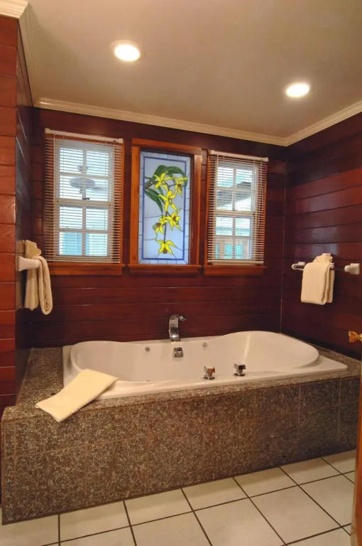 Double Suite (full double bed)