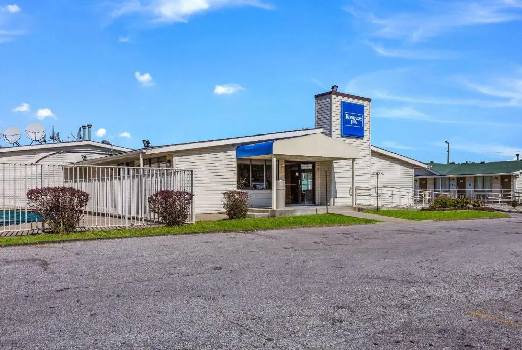 Motel 6 Cross Lanes, WV - Goff Mountain Rd
