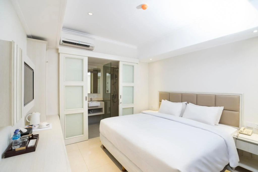 Alron Hotel Kuta Powered by Archipelago — фото