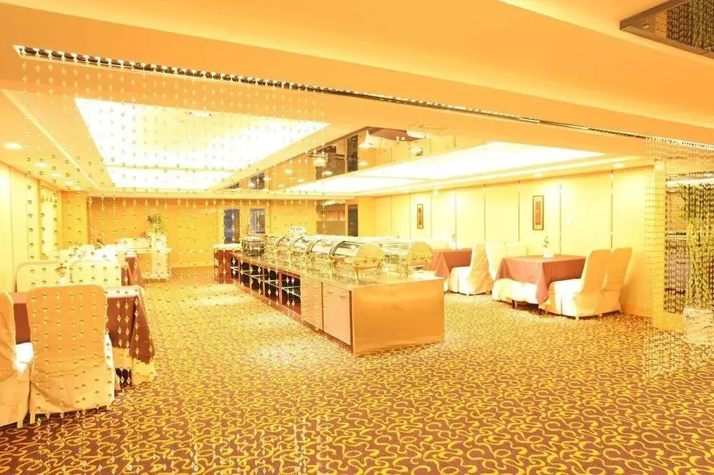 Food & Beverage