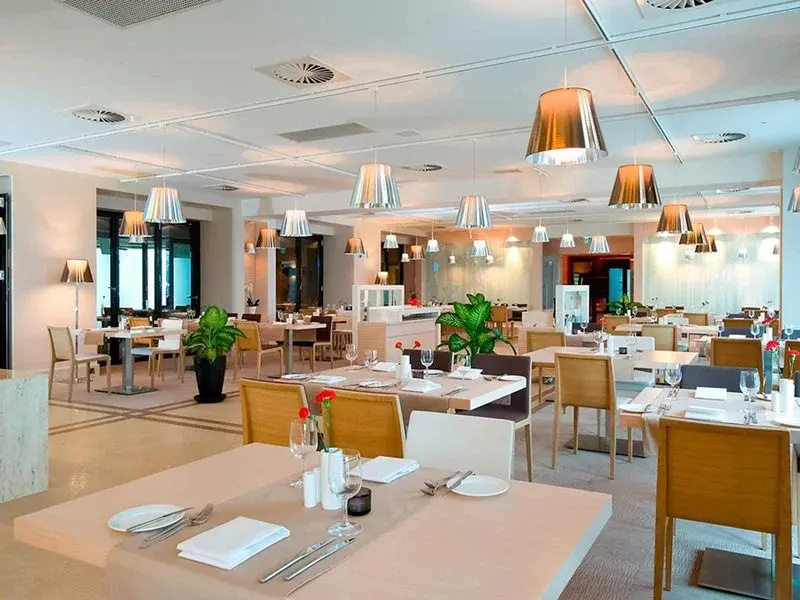 Food & Beverage