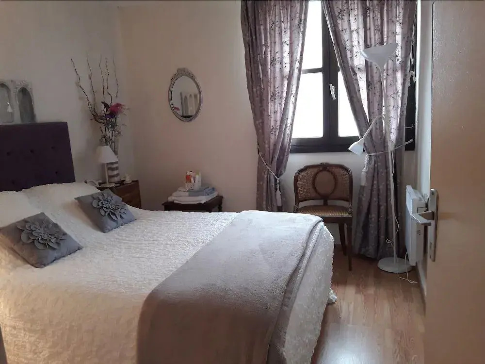 Voir la photo 1 — Chambre D'Hôte Confortable