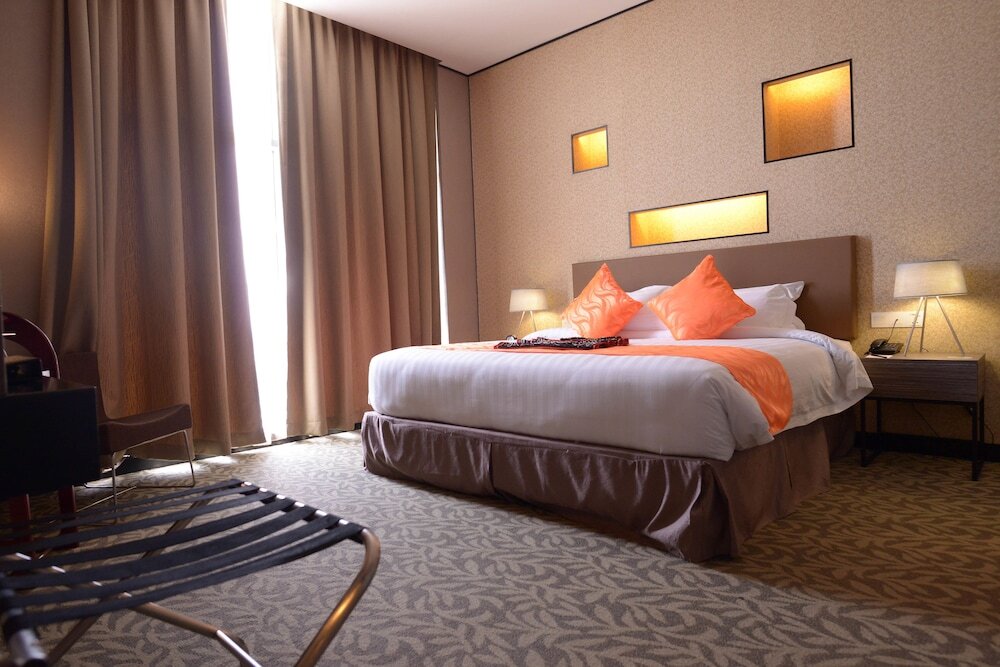 Grand Alora Hotel
