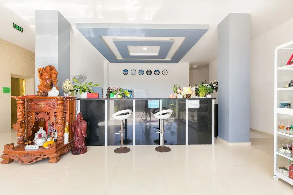 Lobby & Reception