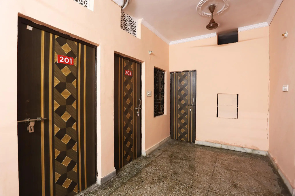 OYO 39645 Maheshwari Residency