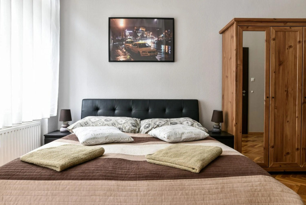 Corvin Point Rooms and Apartments — 4