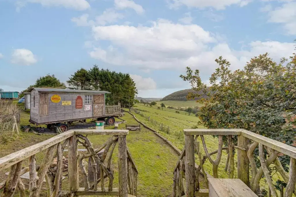 2x Double Bed - Glamping Wagon, Dalby Forest