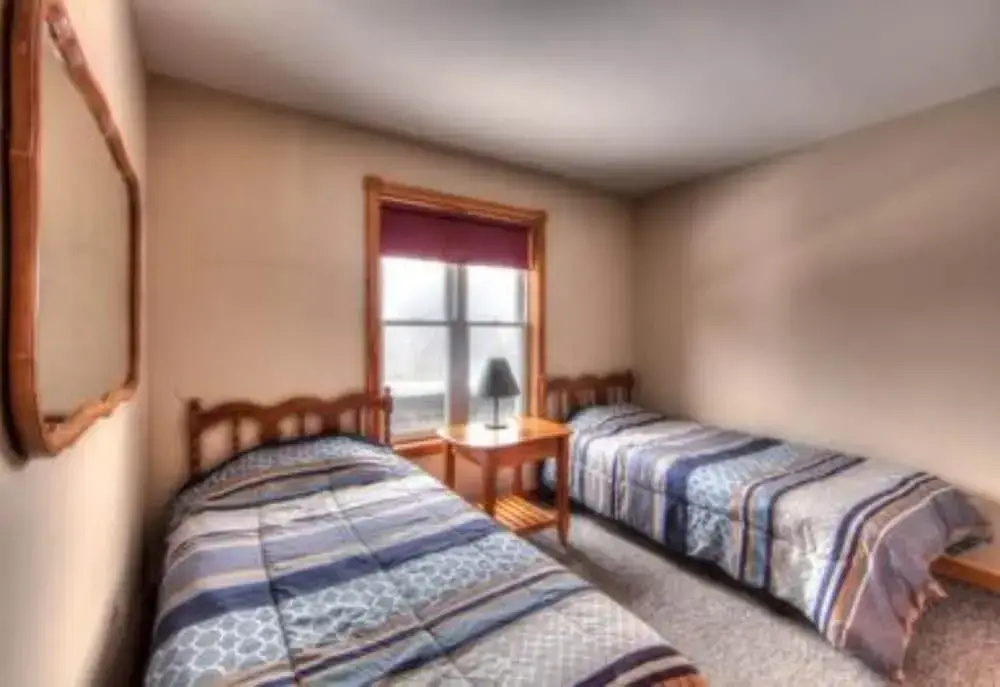 6 Bed Blue Mountain Executive Chalet with Hot Tub 157