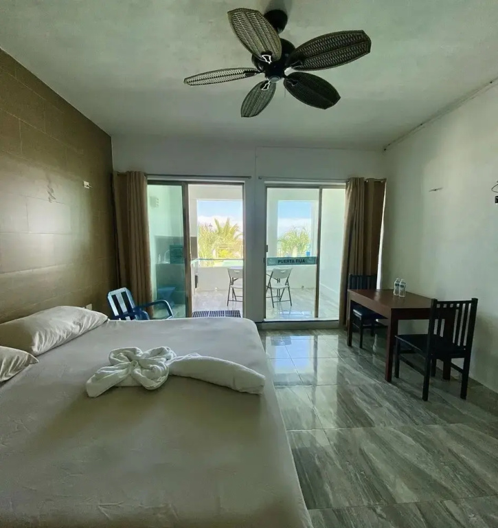 1 Bedroom Standard Double room with partial ocean view full double bed