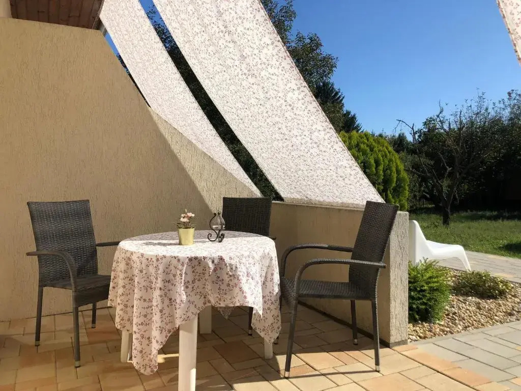 Mandula Apartman - фото 10