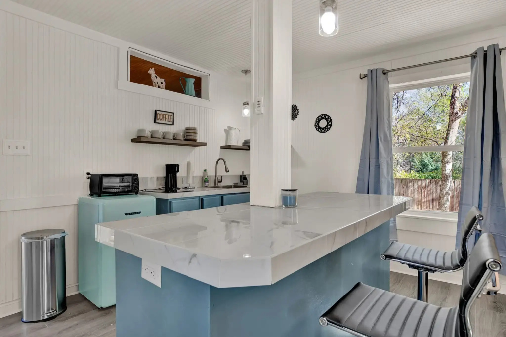Le Chic on Creek - Central Location