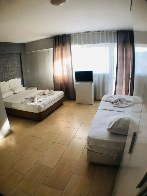 Standard Triple room with balcony