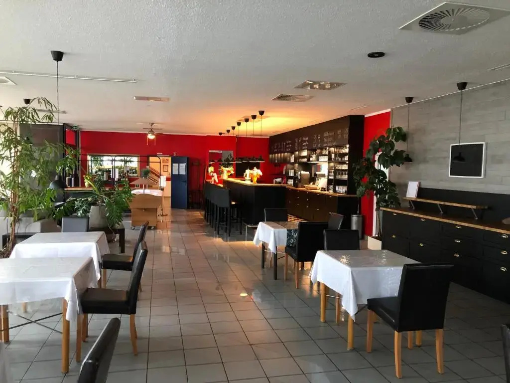 Food & Beverage